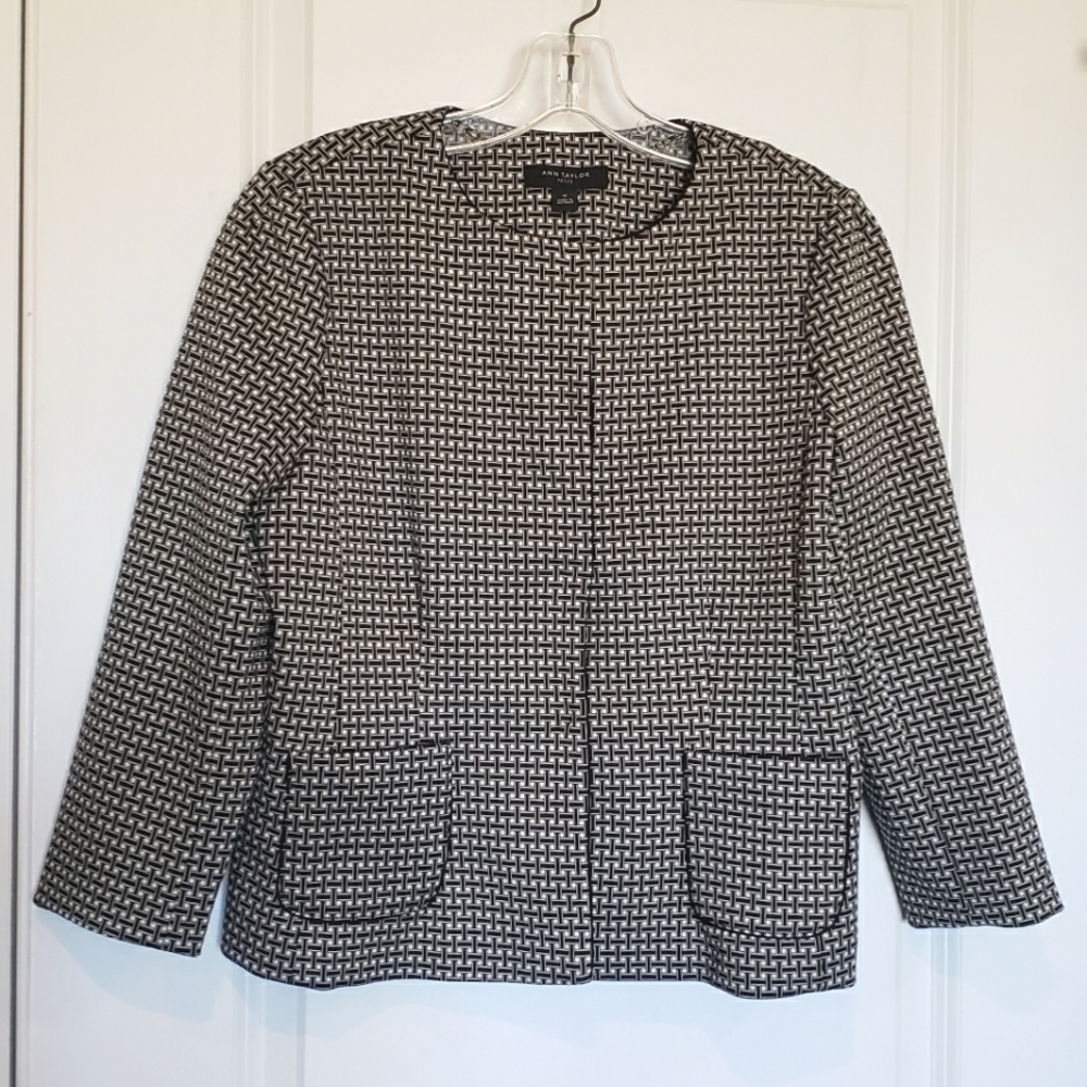 NWT Ann Taylor Black White Woven Print Snap Front Collarless Blazer S Petite